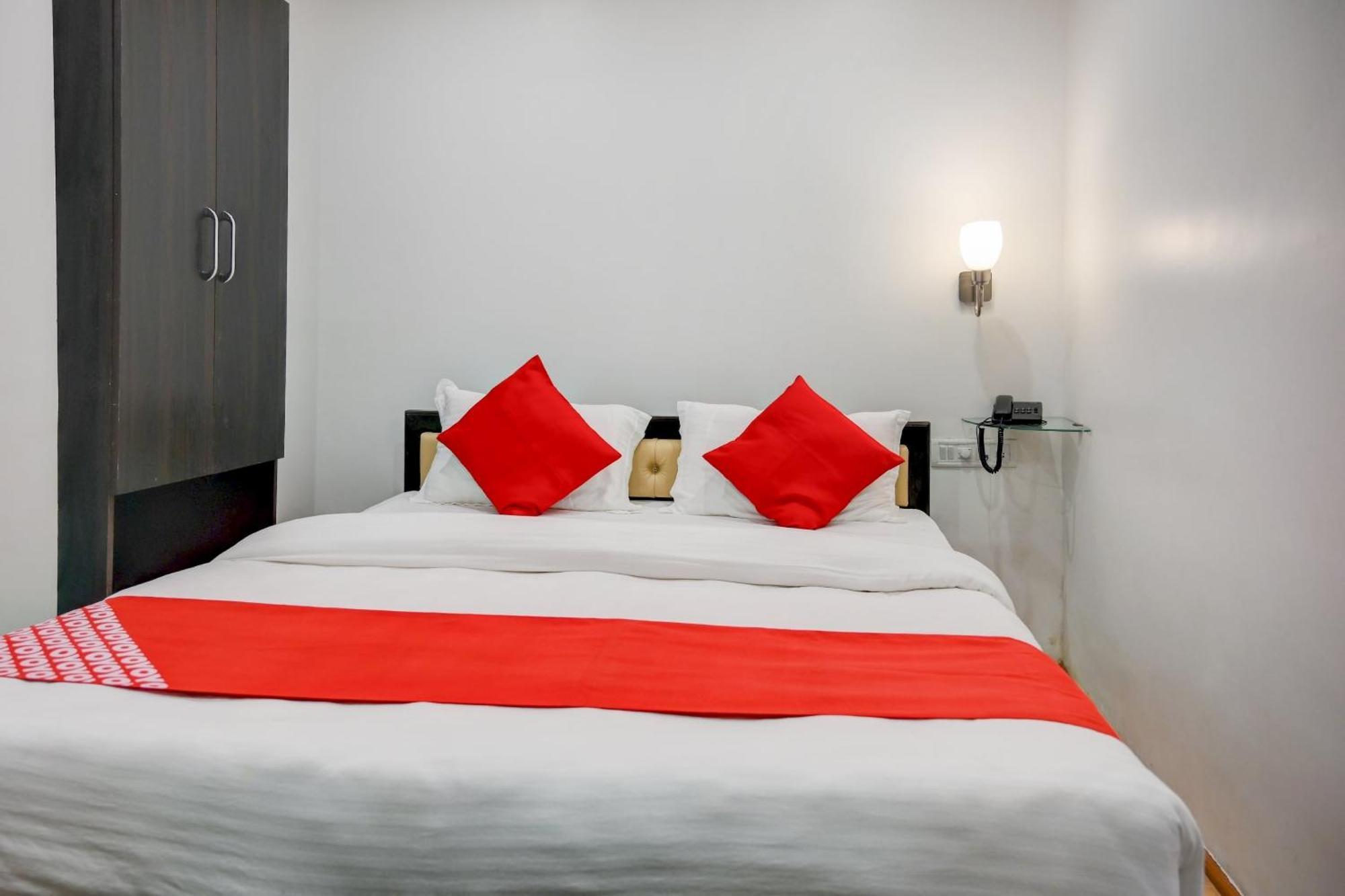 Super Town House Hi5 Aditya International Бхубанешвара Экстерьер фото
