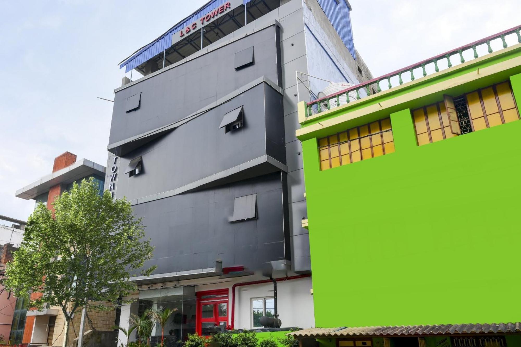 Super Town House Hi5 Aditya International Бхубанешвара Экстерьер фото