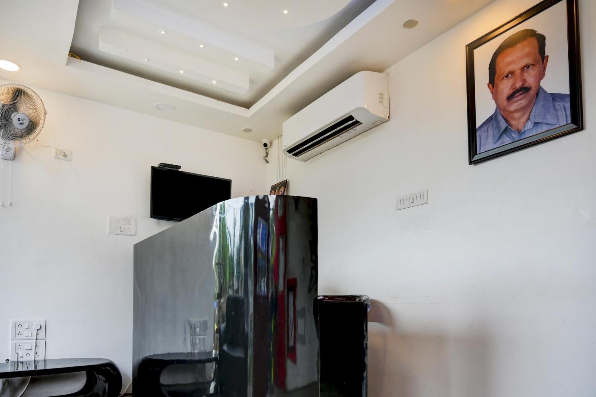 Super Town House Hi5 Aditya International Бхубанешвара Экстерьер фото