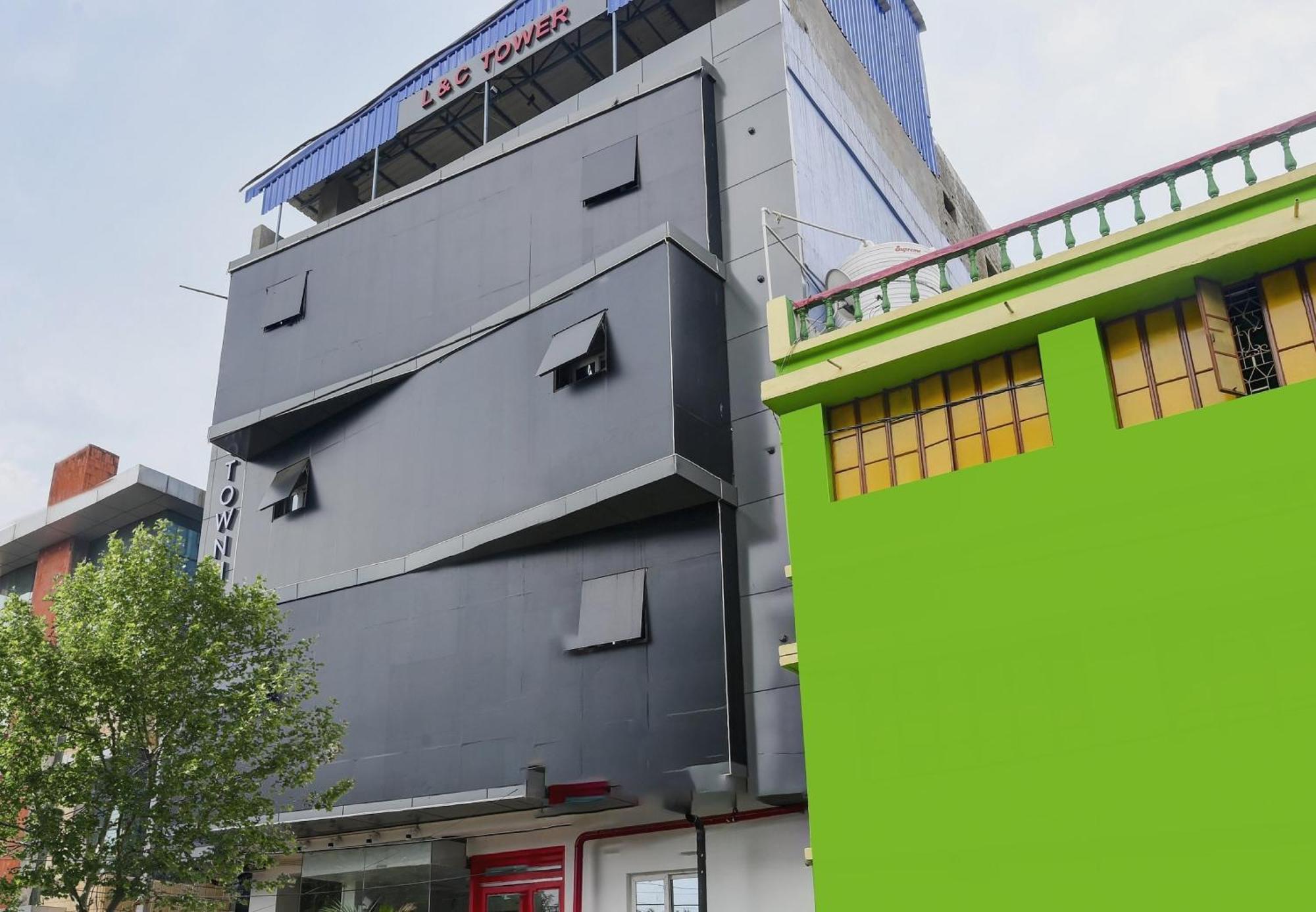 Super Town House Hi5 Aditya International Бхубанешвара Экстерьер фото