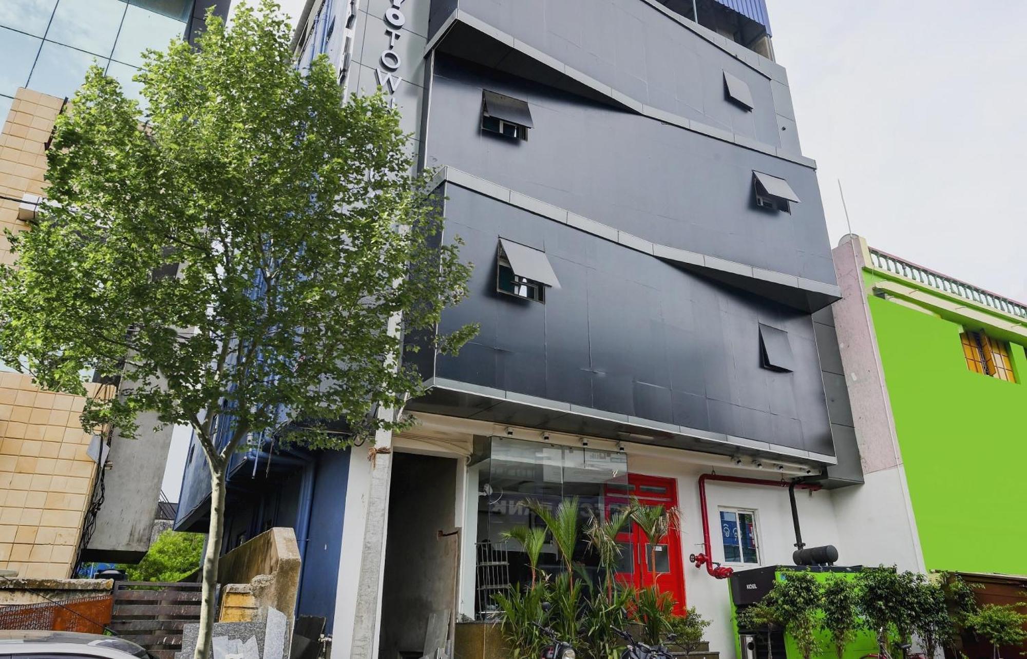 Super Town House Hi5 Aditya International Бхубанешвара Экстерьер фото