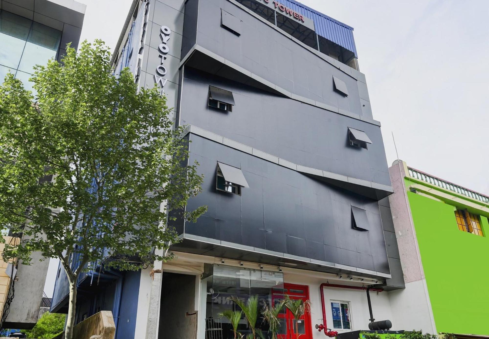 Super Town House Hi5 Aditya International Бхубанешвара Экстерьер фото