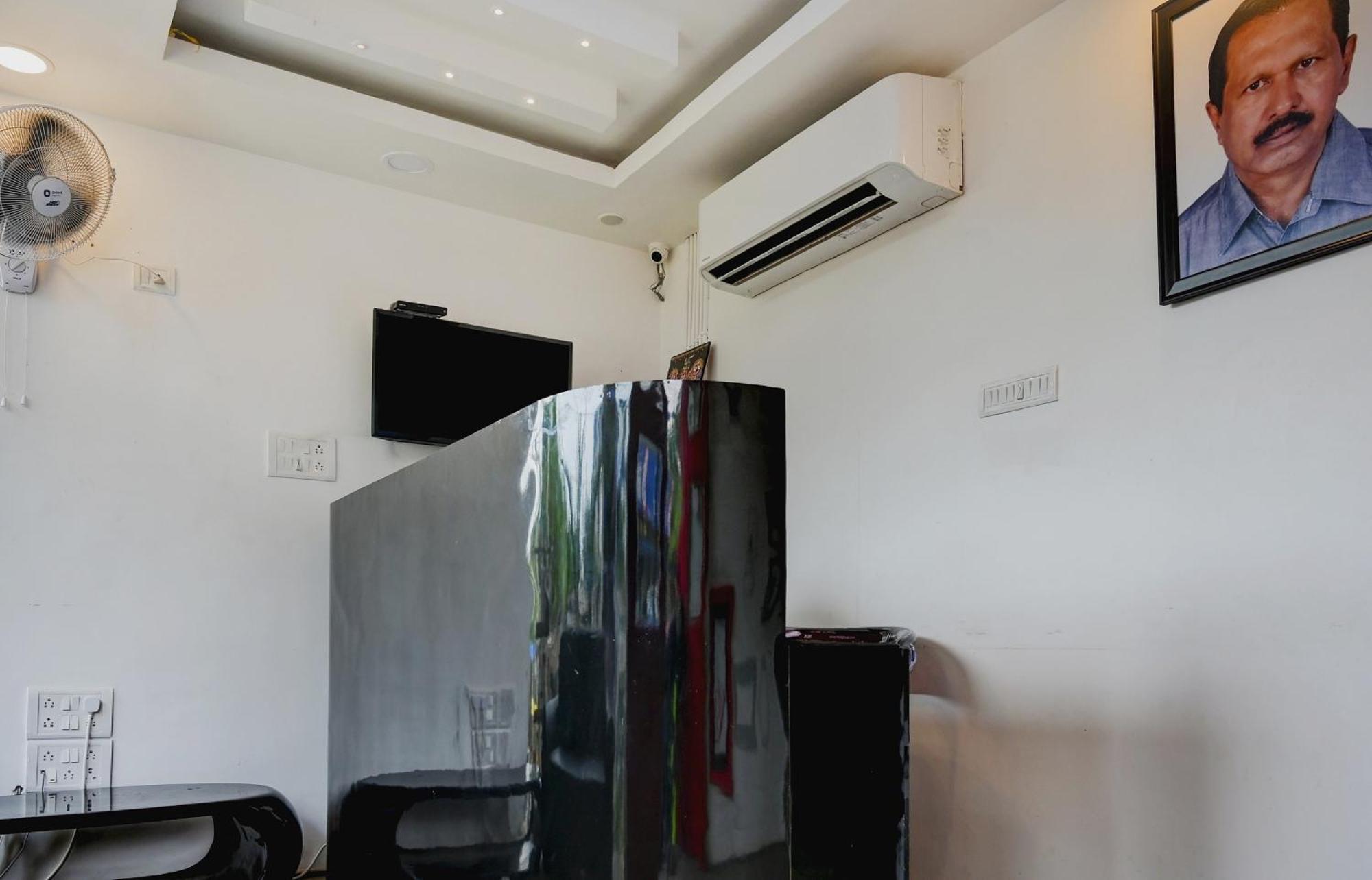 Super Town House Hi5 Aditya International Бхубанешвара Экстерьер фото