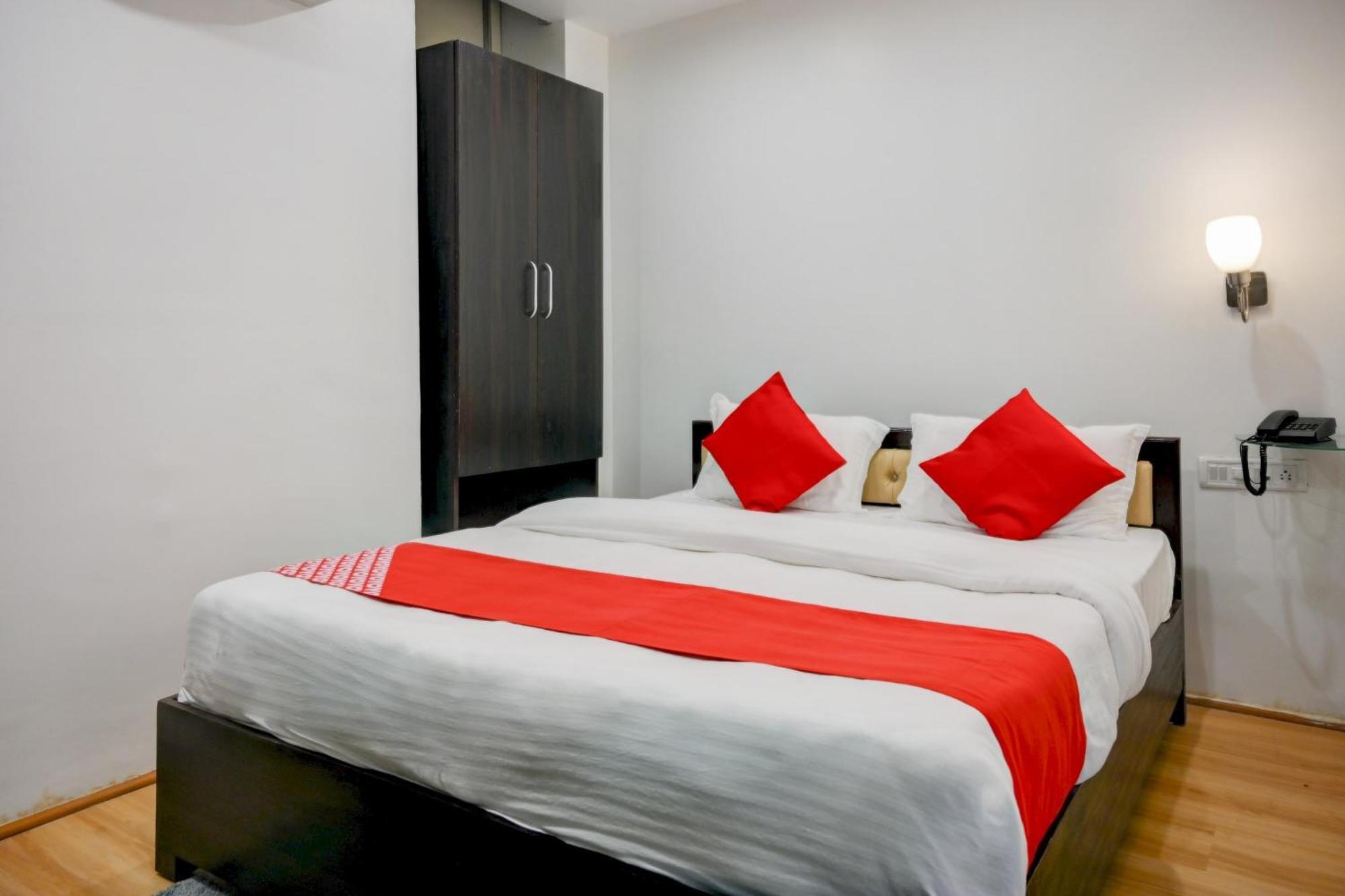 Super Town House Hi5 Aditya International Бхубанешвара Экстерьер фото