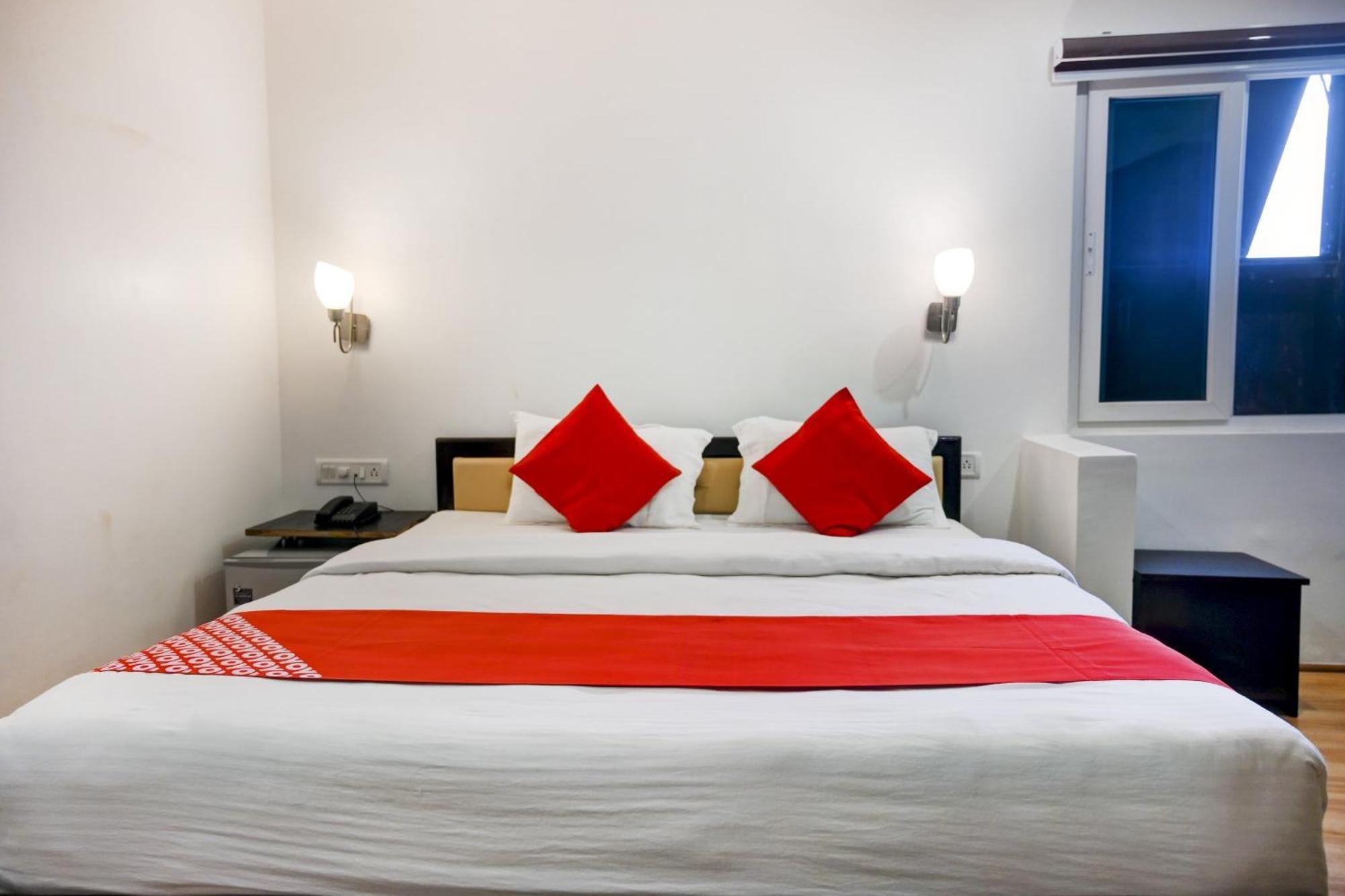 Super Town House Hi5 Aditya International Бхубанешвара Экстерьер фото