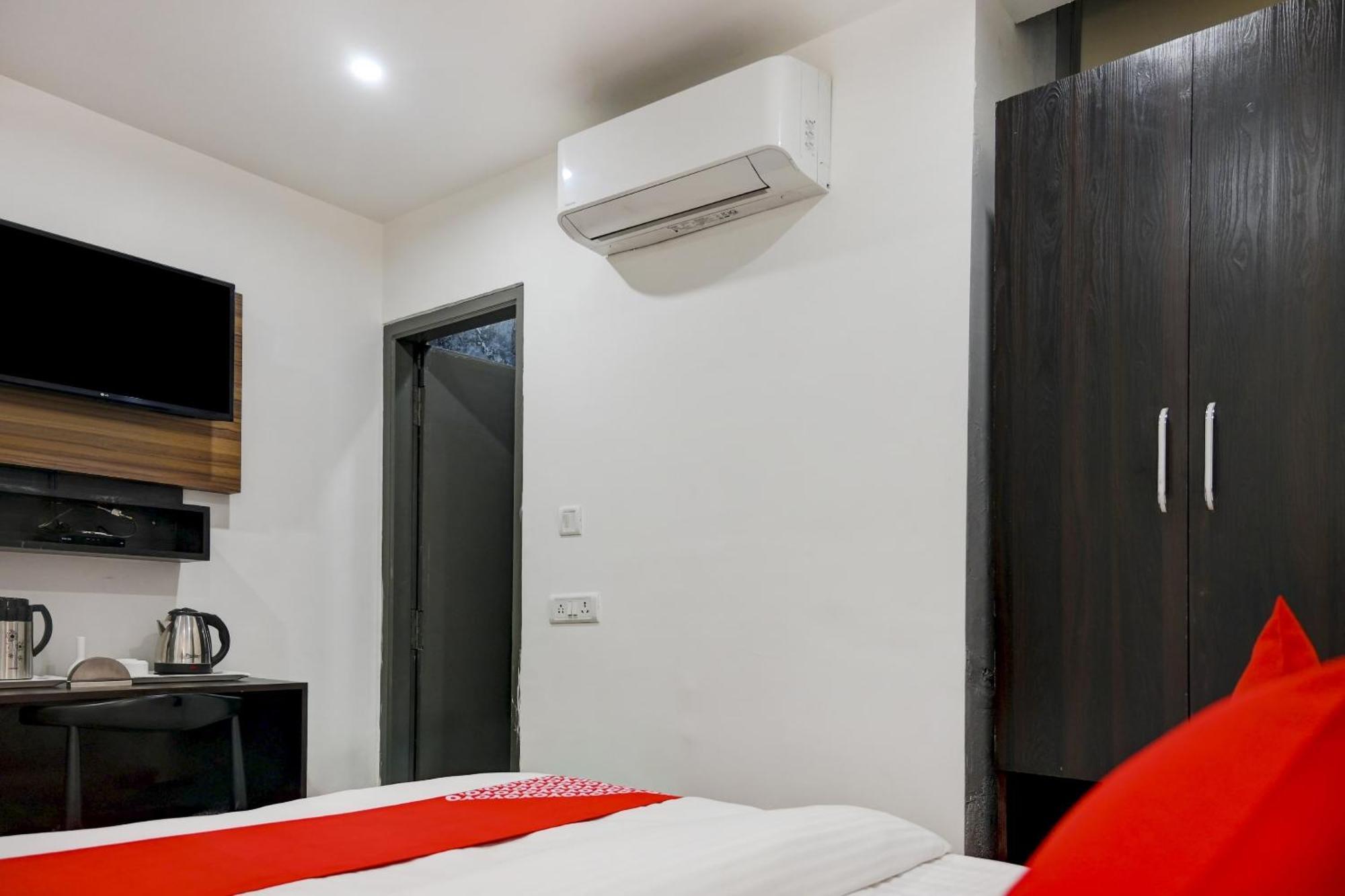 Super Town House Hi5 Aditya International Бхубанешвара Экстерьер фото