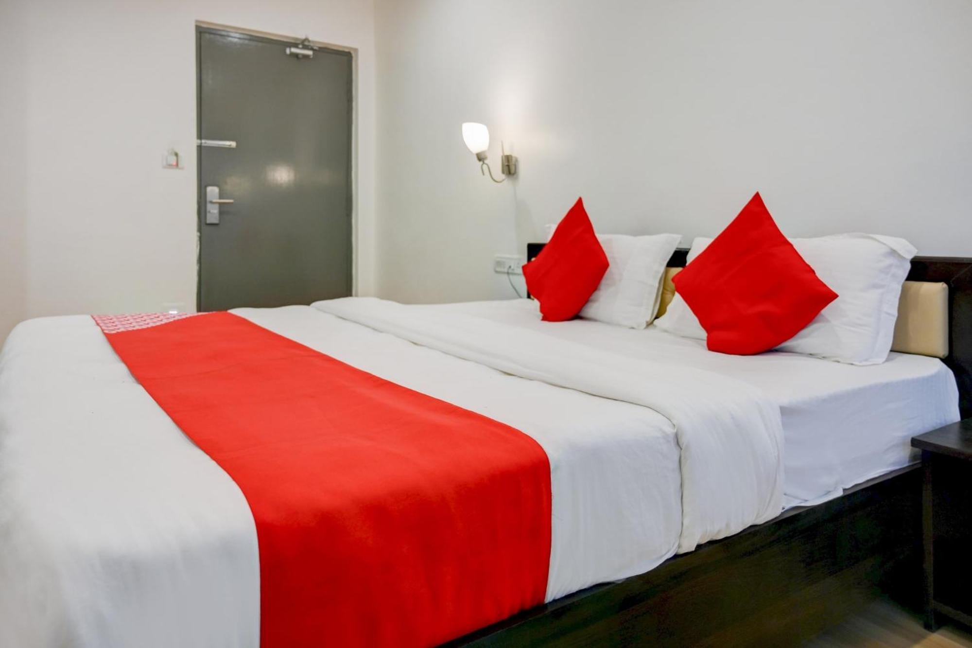 Super Town House Hi5 Aditya International Бхубанешвара Экстерьер фото