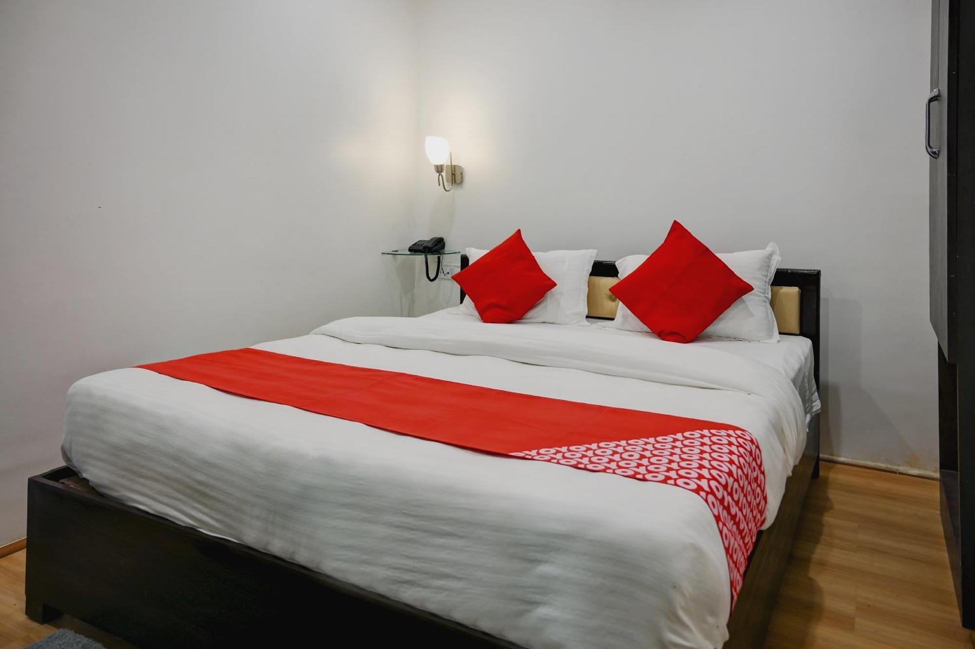 Super Town House Hi5 Aditya International Бхубанешвара Экстерьер фото